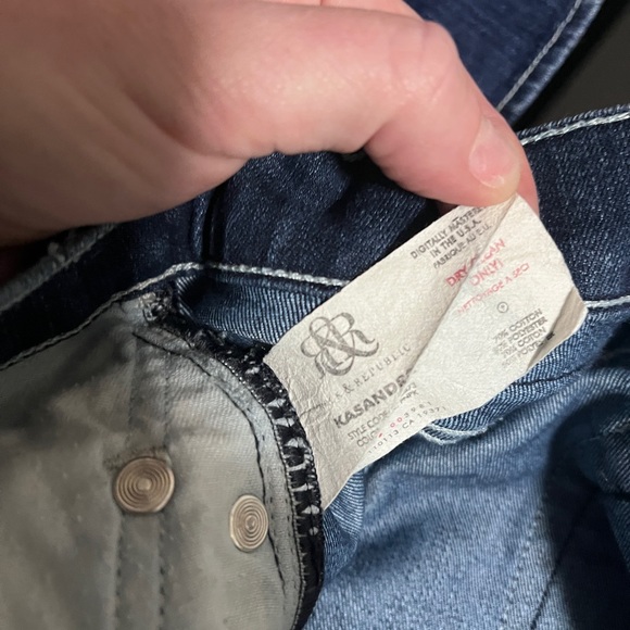 Rock & Republic medium wash small Swarovski embellished pockets - Picture 7 of 8